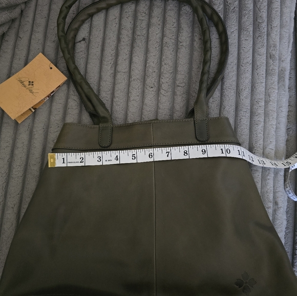 Elegant Olive Green Leather Tote Bag - Picture 9 of 12